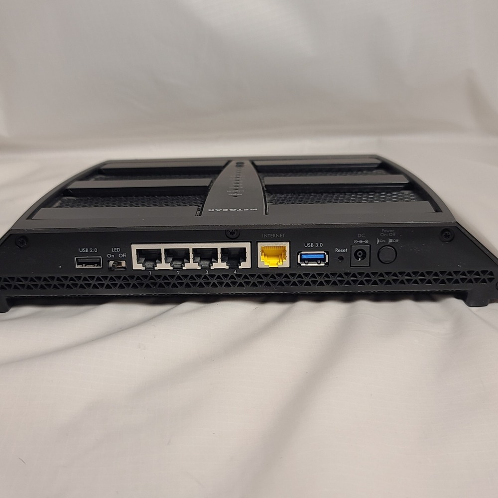 NETGEAR Nighthawk X6 AC3200 Tri-Band WiFi Router Model R8000 Pre-owned - Picture 7 of 16